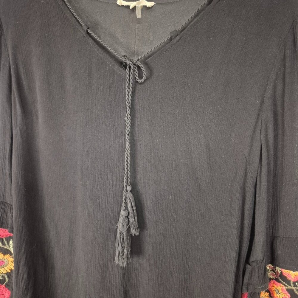 Entro Black Boho Tunic Dress With Embroidered Floral Sleeves Tassel Tie Neckline - Picture 4 of 8